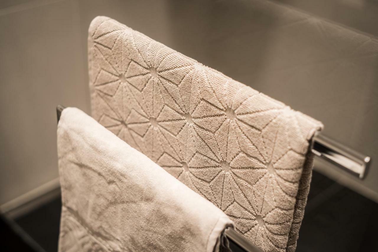 Bpr Luxe De Noir Et Blanc Apartment Budapest Kültér fotó