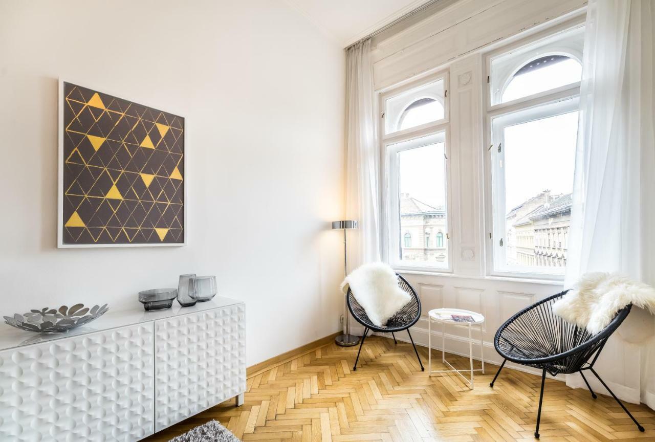 Bpr Luxe De Noir Et Blanc Apartment Budapest Kültér fotó